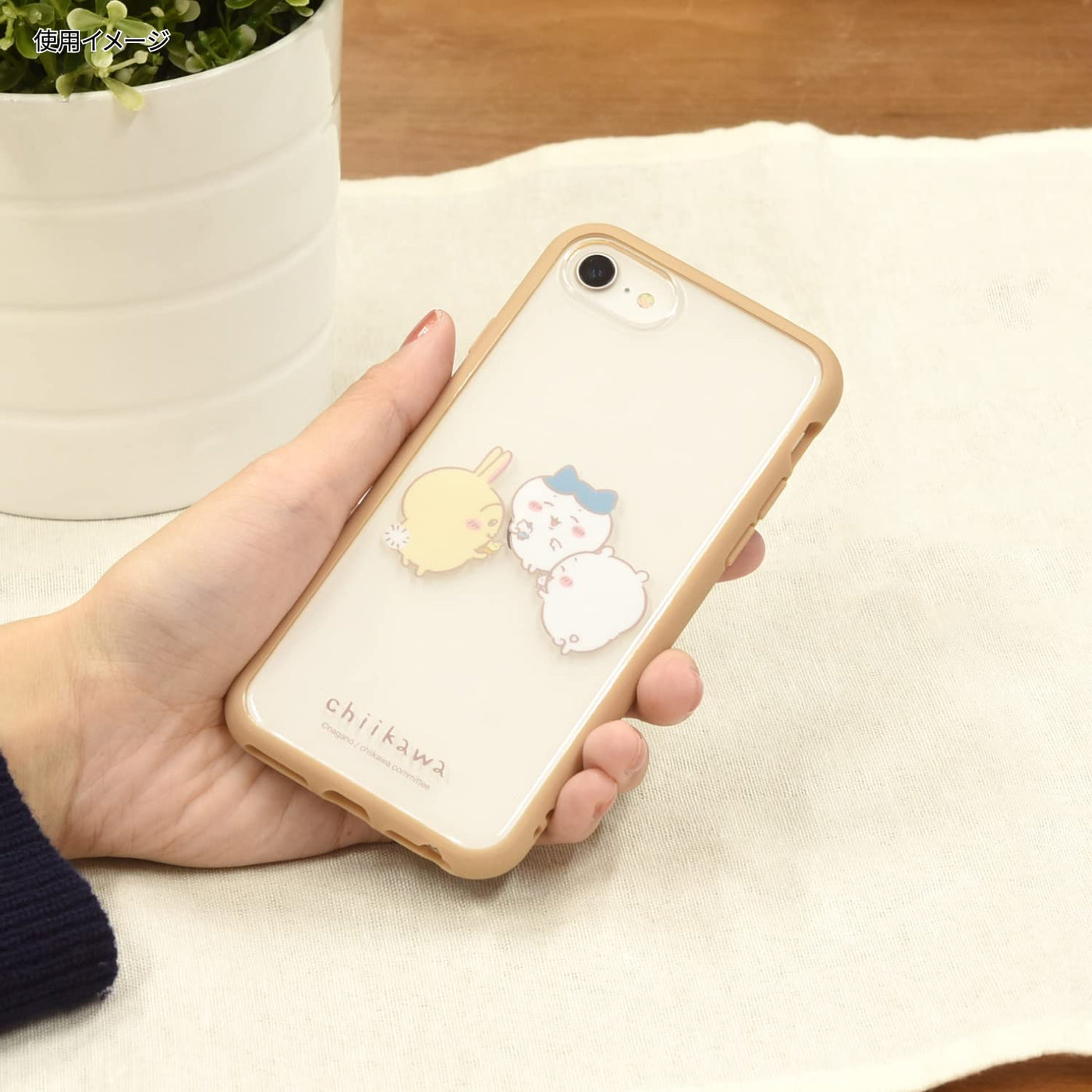 【IPHONE CASE】グルマンディーズ ちいかわ IIIIfit Clear (イーフィット クリア) iPhone SE (第3世代/第2世代) / 8 / 7 / 6s / 6 (4.7インチ) 対応