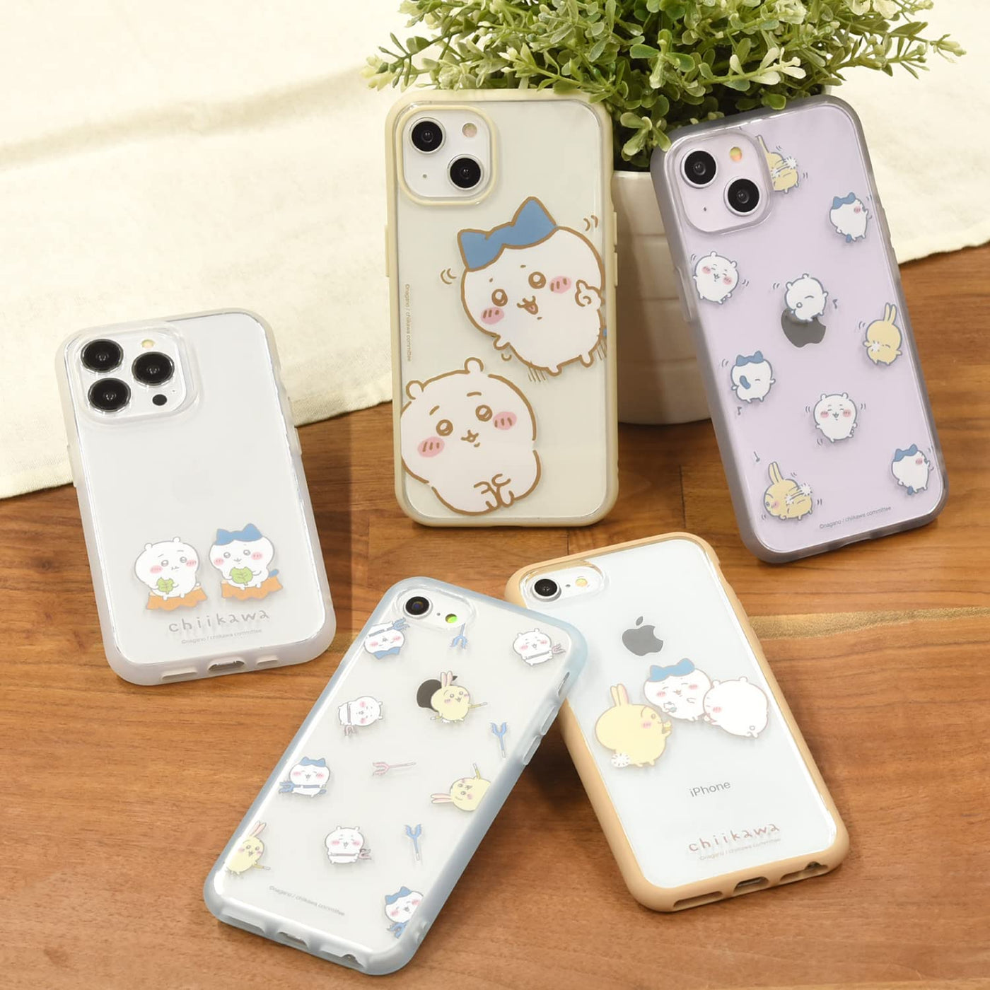 【IPHONE CASE】グルマンディーズ ちいかわ IIIIfit Clear (イーフィット クリア) iPhone SE (第3世代/第2世代) / 8 / 7 / 6s / 6 (4.7インチ) 対応