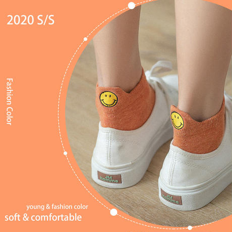 【Socks】可愛いスマイル刺繍レディースソックス