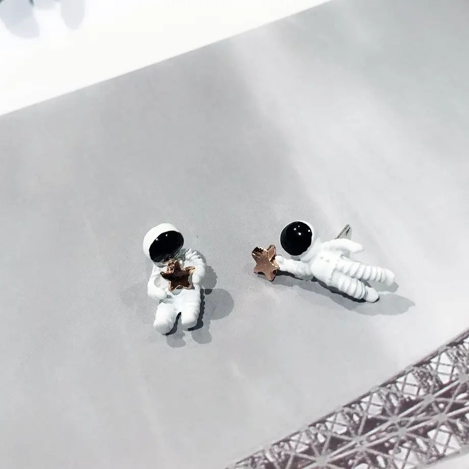 【Earrings】宇宙飛行士 ピアス