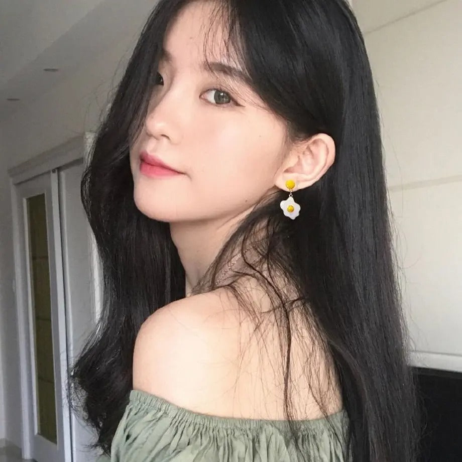 【Earrings】  ミニチュア目玉焼きピアス