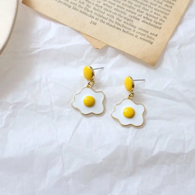 【Earrings】  ミニチュア目玉焼きピアス