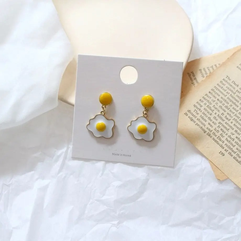 【Earrings】  ミニチュア目玉焼きピアス