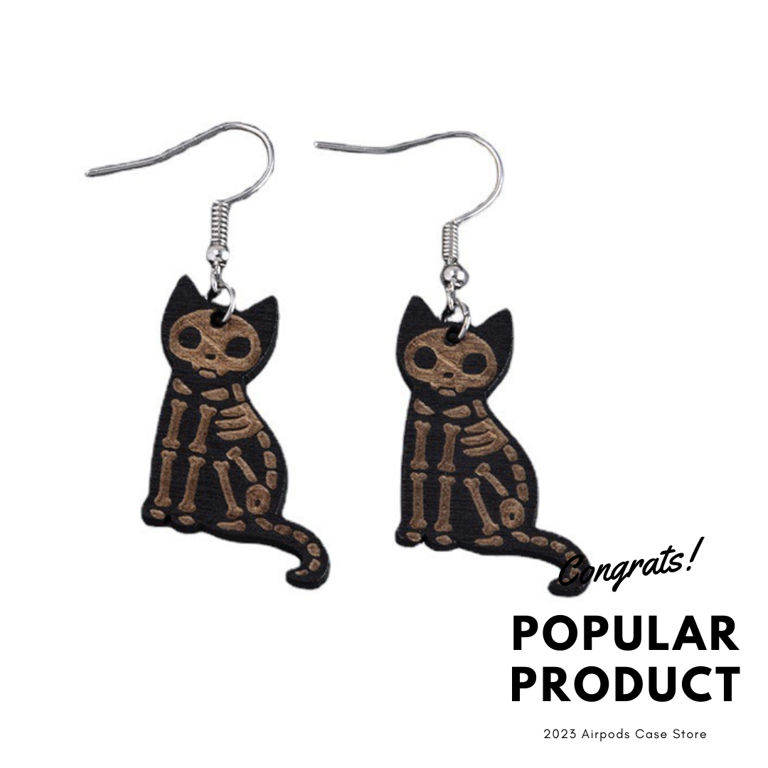 【Earrings】黒猫 スケルトン ネコ 木製 フックピアス