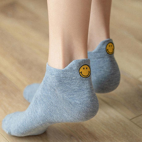 【Socks】可愛いスマイル刺繍レディースソックス
