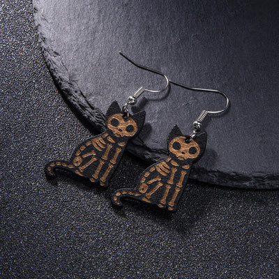 【Earrings】黒猫 スケルトン ネコ 木製 フックピアス